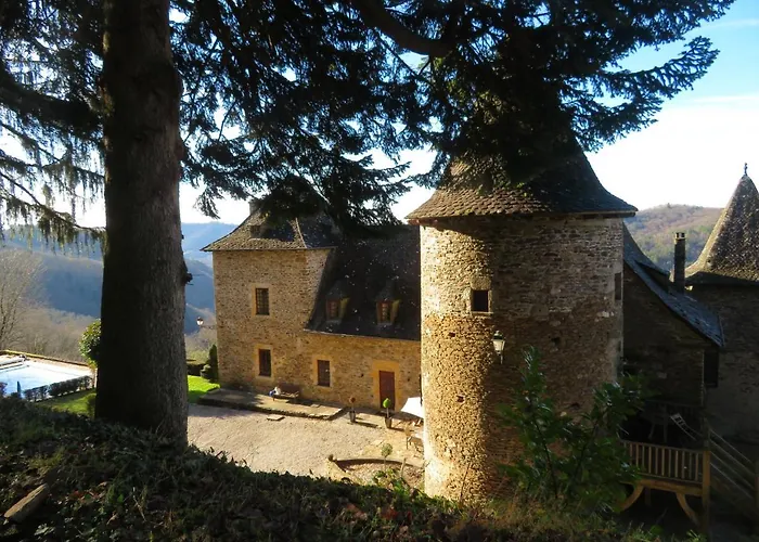 The Unique Round Tower Gite At Chateau De Chauvac