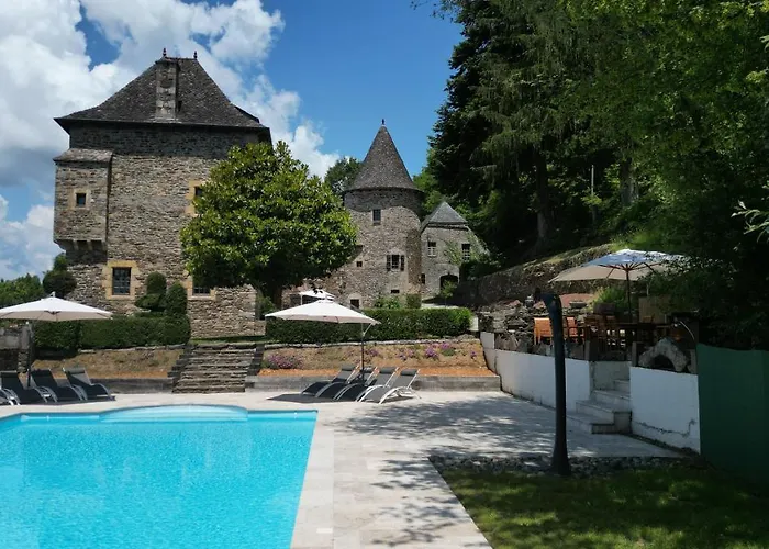The Unique Round Tower Gite At Chateau De Chauvac